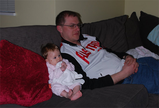 zoe and sascha watching the hockey