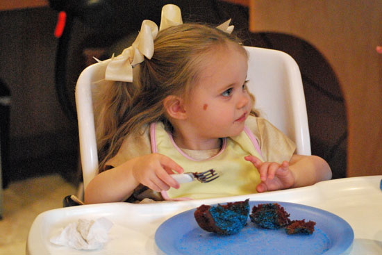 zoe requested a fork to eat her cake