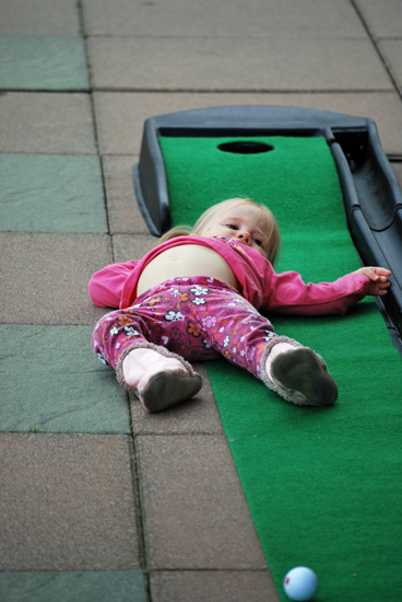 zoe on the putting green